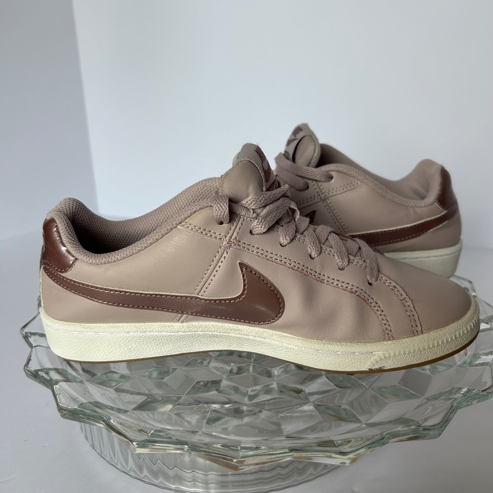 Nike Court Royale Women's Sneakers Low Top Casual Rose Brown Leather Size‎ 6